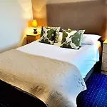 Hatton's Of Hotel